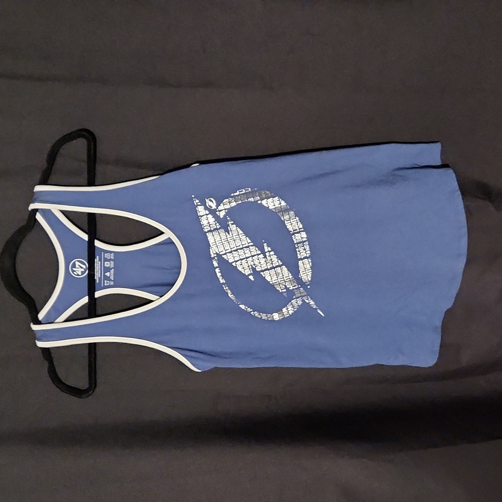Tampa Bay Lightning tank, L